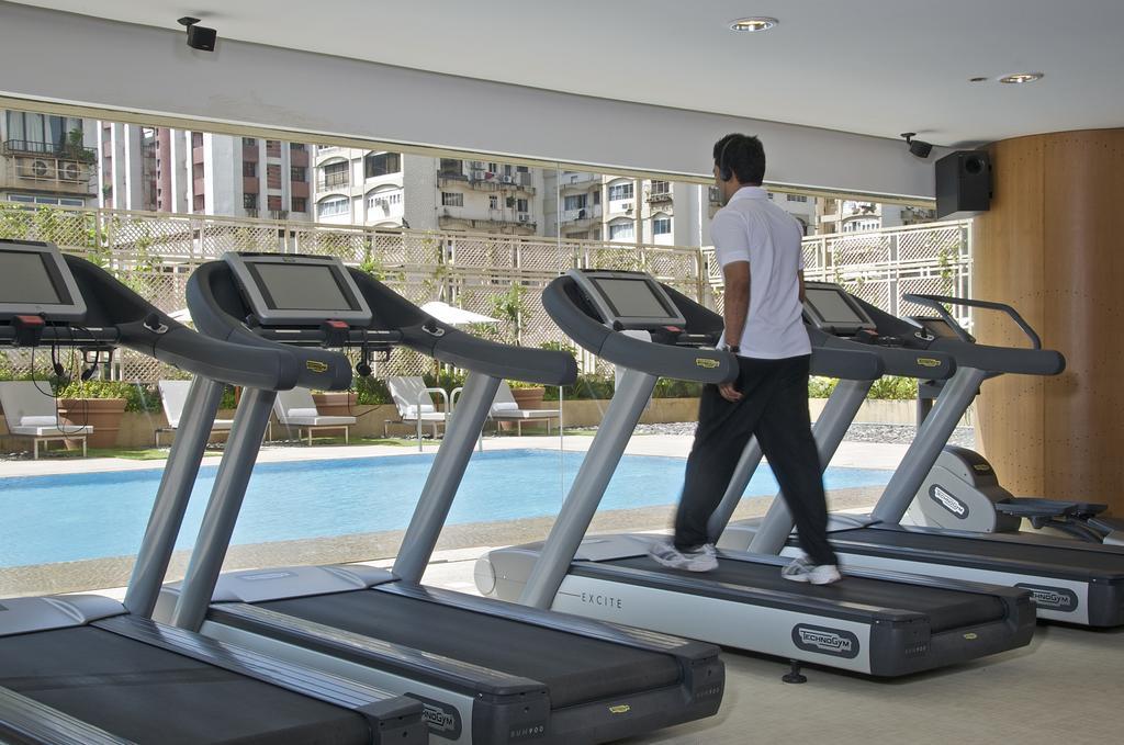 Готель President - Ihcl Seleqtions Мумбаї Екстер'єр фото A treadmill